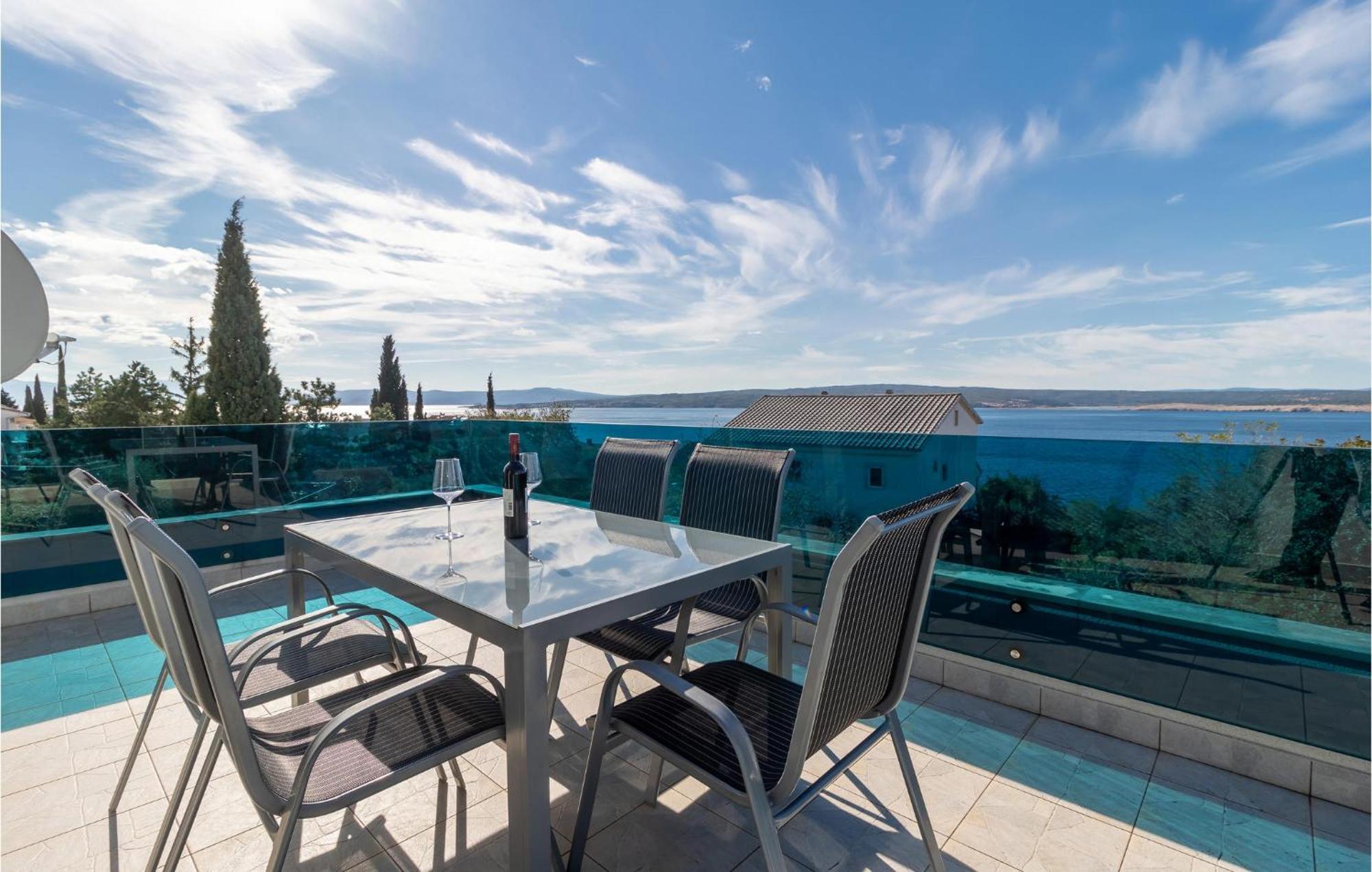 Stunning Apartment In Dramalj With House Sea View 外观 照片