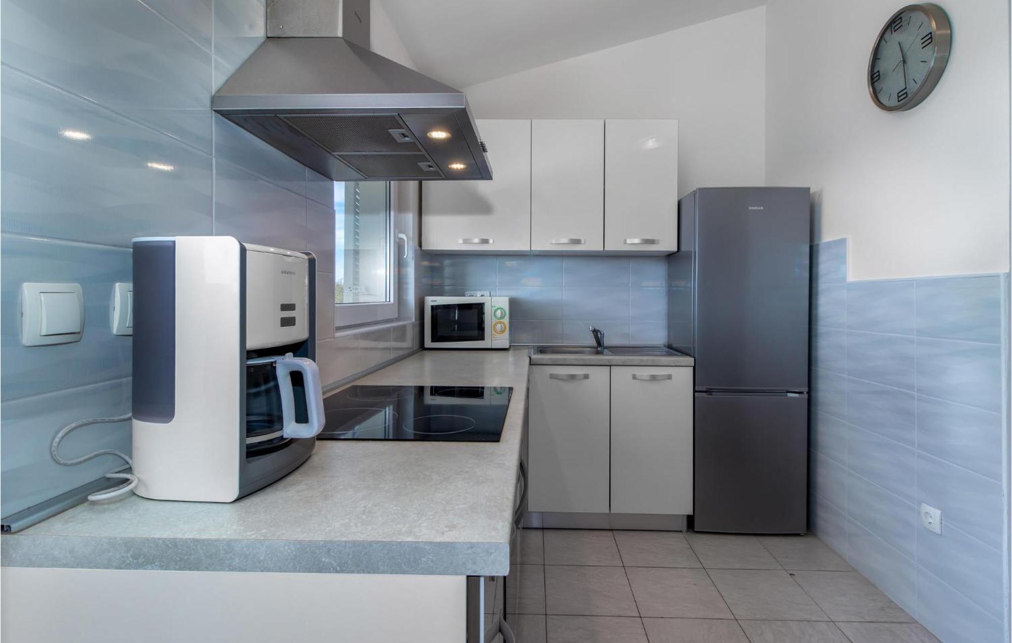 Stunning Apartment In Dramalj With House Sea View 外观 照片
