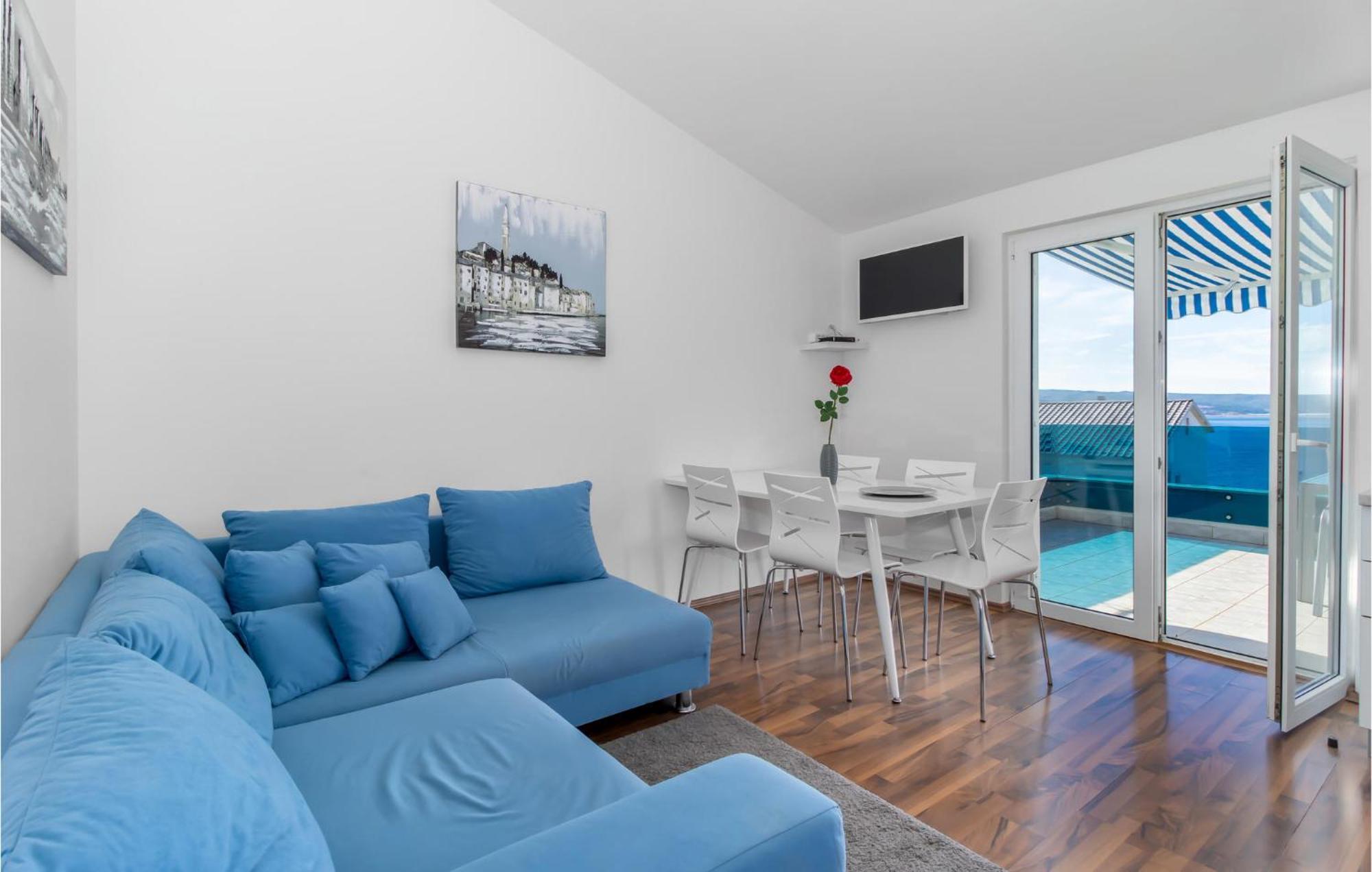 Stunning Apartment In Dramalj With House Sea View 外观 照片