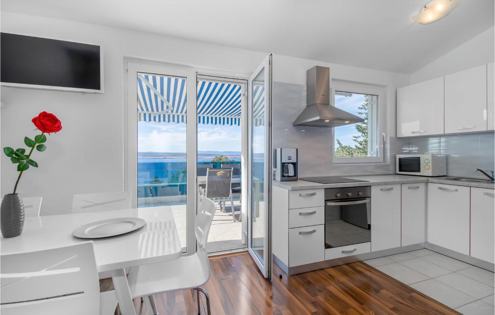 Stunning Apartment In Dramalj With House Sea View 外观 照片